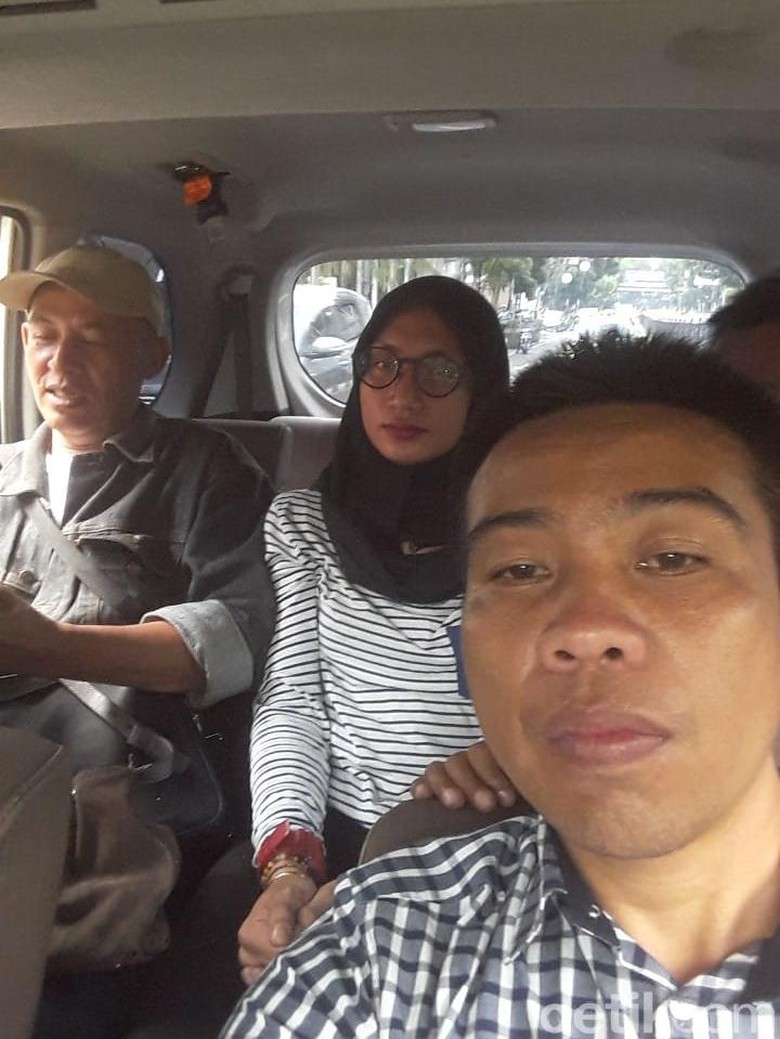 Lelaki Cantik Berjilbab Ini Berhasil Bobol Indekos Di Bandung Lelaki Cantik Berjilbab Ini Berhasil Bobol Indekos Di Bandung
