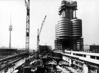 Proses kontruksi kantor yang dimulai 28 Juli 1970.