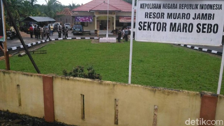Polisi Periksa Kejiwaan Pembacok 2 Polisi di Polsek Maro Sebo Jambi Polisi Periksa Kejiwaan Pembacok 2 Polisi di Polsek Maro Sebo Jambi