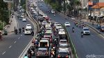 Jelang Waktu Berbuka, Jalan Casablanca Mengular Panjang
