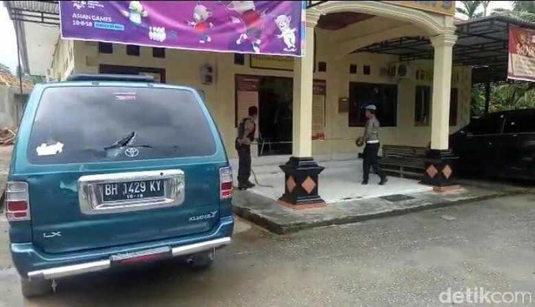 Penyerang Mapolsek Maro Sebo Ditahan di Mako Brimob Polda Jambi Penyerang Mapolsek Maro Sebo Ditahan di Mako Brimob Polda Jambi