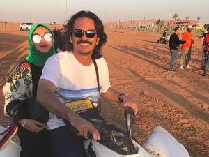 Menikah 19 Tahun, Kemesraan Rina Gunawan-Teddy Syah Tetap Awet