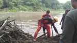 Aksi Naruto Bersih-bersih Bengawan Solo dan Tepis Pencitraan Hokage