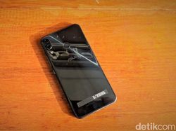 Unboxing Zenfone 5, Menggoda dari Berbagai Sisi