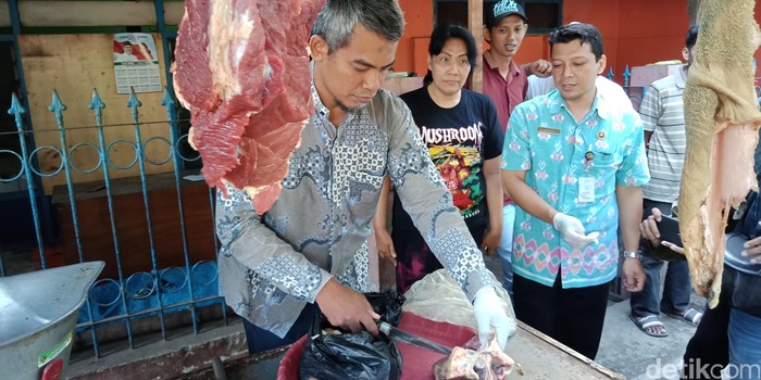 Begini Cara Pemkot Kediri Pastikan Daging Sapi Bebas Cacing Pita