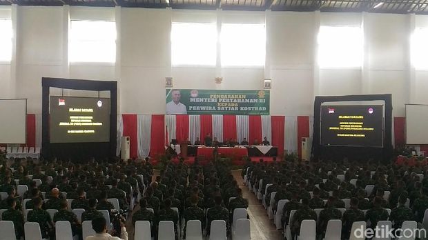 Menhan saat memberikan pengarahan