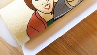 Nggak melulu karakter kartun atau animasi, kamu bisa menghadirkan sosok orang tersayang di atas roll cake. Keren ya? Foto: Instagram art_roll