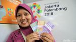 Antre Panjang dan Berpanas-panasan Demi Tukar Uang Baru