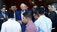 Keterangan salah satu anggota panel yang mengkaji ulang dokumen skandal korupsi 1MDB, Lim Chee Wee, kepada Reuters menyebut bahwa MACC telah mendapatkan bukti yang menunjukkan Najib menerima aliran dana yang diselewengkan dari 1MDB.