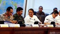 Hadir pula Panglima TNI Marsekal Hadi Tjahjanto.