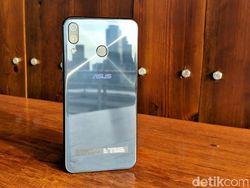 Unboxing Zenfone 5, Menggoda dari Berbagai Sisi