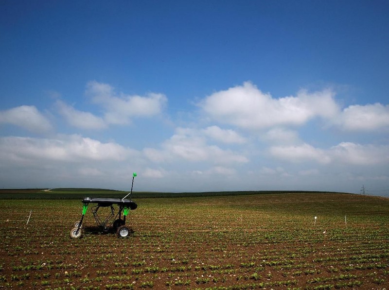 Kemajuan teknologi telah merambah di berbagai bidang kehidupan. Kali ini dua perusahaan robotik dunia mencoba memberikan solusi baru bagi para petani.