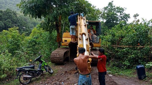 Diguyur Hujan Terus Menerus, Pengerjaan Jembatan Maros Terhambat