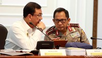 Kapolri Jenderal Tito Karnavian juga hadri dalam rapat tersebut.