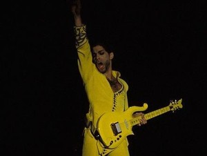 Wow! Gitar Ikonik Milik Prince Laku Rp 3 Miliar