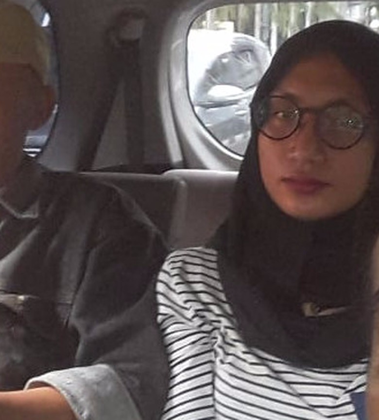 Rampok Lelaki Cantik Berjilbab yang Bikin Kaget Rampok Lelaki Cantik Berjilbab yang Bikin Kaget