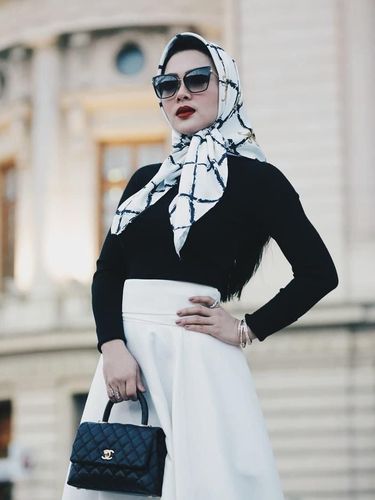 Harganya Lebih Mahal dari Daging, 5 Ribu Pieces Scarf Syahrini Sold Out