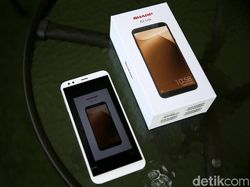 Unboxing A2 Lite, Ponsel Sharp Kekinian Rp 2 Jutaan