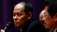 Dalam konferensi pers, Shukri mengaku pernah diancam baik lewat pesan singkat maupun melalui surat. Dia menyebut ada pihak yang ingin menangkapnya atas tuduhan berkonspirasi menggulingkan pemerintahan yang saat itu masih dipimpin Najib. Foto: REUTERS/Lai Seng Sin