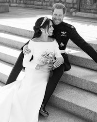 Pasangan pengantin baru bergelar The Duke and Duchess of Sussex.