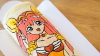 Lewat akun art_roll, Mill Sil memamerkan roll cake berdesain istimewa. Permukaan roll cake dipenuhi karakter Sailor Moon yang persis asli. Foto: Instagram art_roll