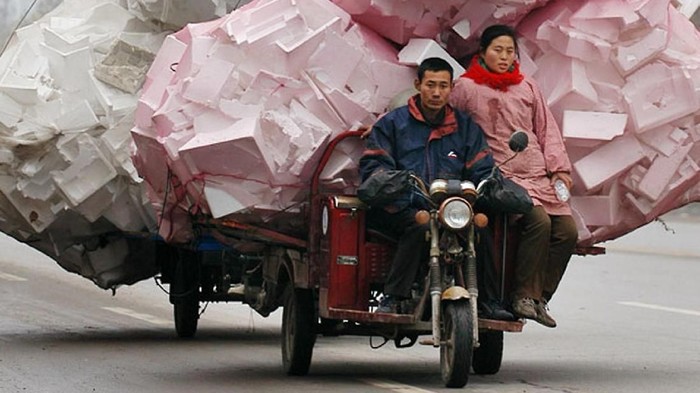 Tak cuma di Indonesia, China bahkan punya penampakan kendaraan overload yang jauh lebih unik sampai bikin takjub.