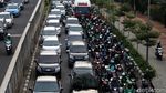 Jelang Waktu Berbuka, Jalan Casablanca Mengular Panjang