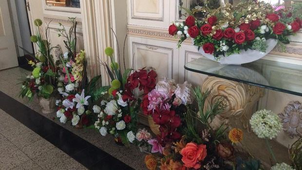 Rumah Jabatan Gubernur Sulsel: Kamar Sukarno, Bunga dan Mistik