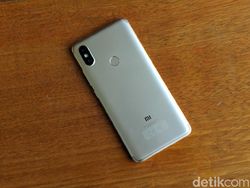 Unboxing Redmi S2, Ponsel Selfie Harga Rp 2,3 Juta