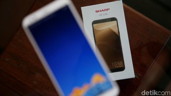 Sementara dapur pacunya dibekali prosesor MTK6737H Quad-core 1.3GHz dipadukan dengan RAM 3 GB. Foto: Muhammad Ridho