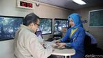 Antre Panjang dan Berpanas-panasan Demi Tukar Uang Baru