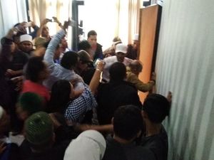 2 Tersangka Pengeroyok Hitler Tidak Ditahan