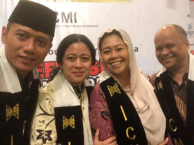 Selfie Kompak Anak Presiden: AHY, Puan, Yenny Wahid, Ilham Habibie