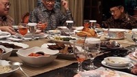 Anwar Ibrahim baru saja bebas dari penjara karena beberapa kasus yang menimpanya. Usai bebas, ia lansung berkunjung ke Indonesia dan berbuka puasa bersama BJ Habibie. Foto: instagram @anwaribrahim_my