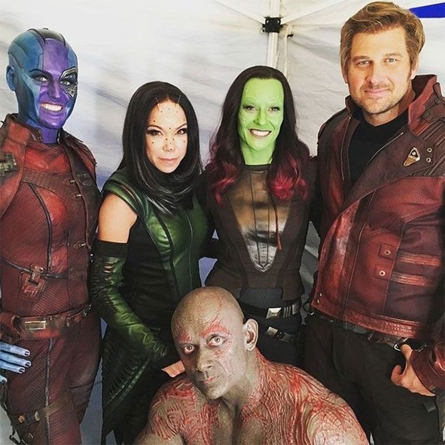 Ketika para pemeran pengganti foto bersama. Mulai dari pemeran Nebula, Mantis, Gamora, Star-Lord hingga Drax. Foto: Bored Panda