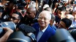 Senyum Najib Razak Saat Akan Ditanyai Komisi Antikorupsi