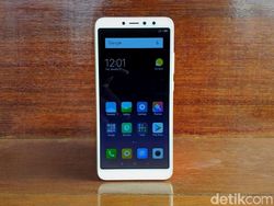 Unboxing Redmi S2, Ponsel Selfie Harga Rp 2,3 Juta