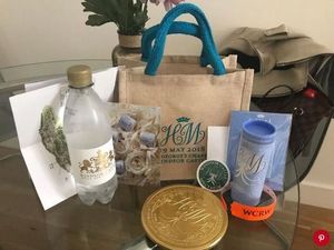 Goodie Bag Pernikahan Pangeran Harry Dijual Rp 28 Juta di eBay