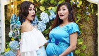 Pose Baby Margaretha yang menunjukan perut buncitnya itu kala bersama Selvy Kitty. Dok. Instagram/babymargaretha1