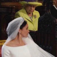 Tatapan tajam Ratu Elizabeth ke Meghan Markle yang seolah mengancam. Foto: Dok. Twitter