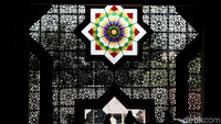 Berdiri diatas lahan seluas 109.435 meter, masjid ini difasilitasi secara total oleh Pemda DKI Jakarta.
