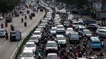 Jelang Waktu Berbuka, Jalan Casablanca Mengular Panjang