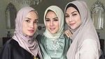 Tak hanya Inara, Ussy Sulistiawaty juga tampil Bercadar