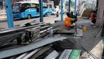 Halte Bus TransJakarta BNN Dibongkar