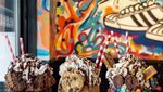 Ini Crazy Shake, Milkshake dengan Tumpukan Donat, Permen, hingga Kembang Api