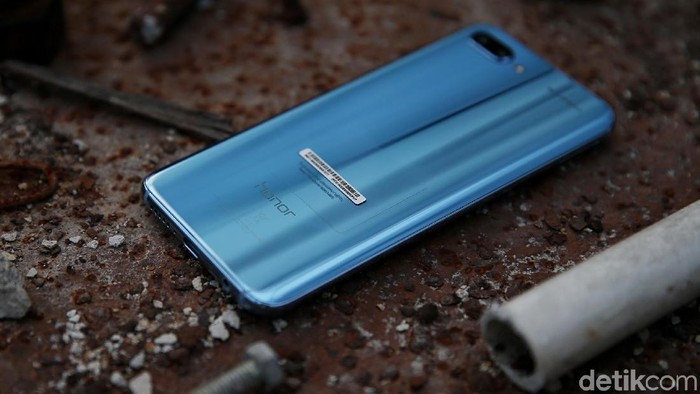 Honor 10. Foto: Muhammad Ridho Honor 10. Foto: Muhammad Ridho