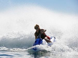 Jangan Main Jet Ski Sembarangan di Abu Dhabi