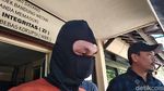 Ini Wajah Asli Lelaki Cantik Berjilbab yang Bobol Indekos