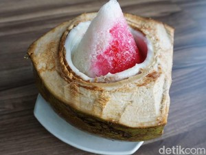 Le Mangano : Batalkan Puasa dengan Bakwan Jagung dan Es Campur Enak di Sini