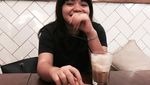 Makin Cantik Saat Dewasa, Ini 10 Pose Amel Carla Saat Ngemil Churros dan Ngeteh